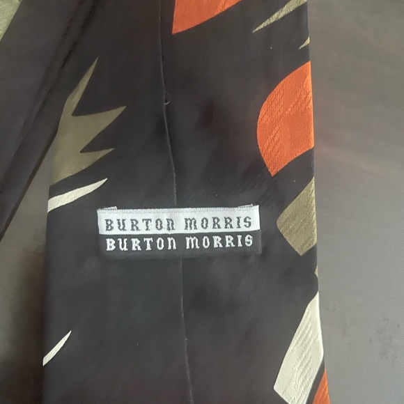 Bold Graphic Button Morris Tie